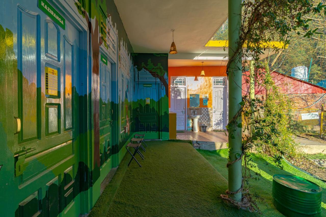 Jungle Hostel By Whoopers Касоль Екстер'єр фото