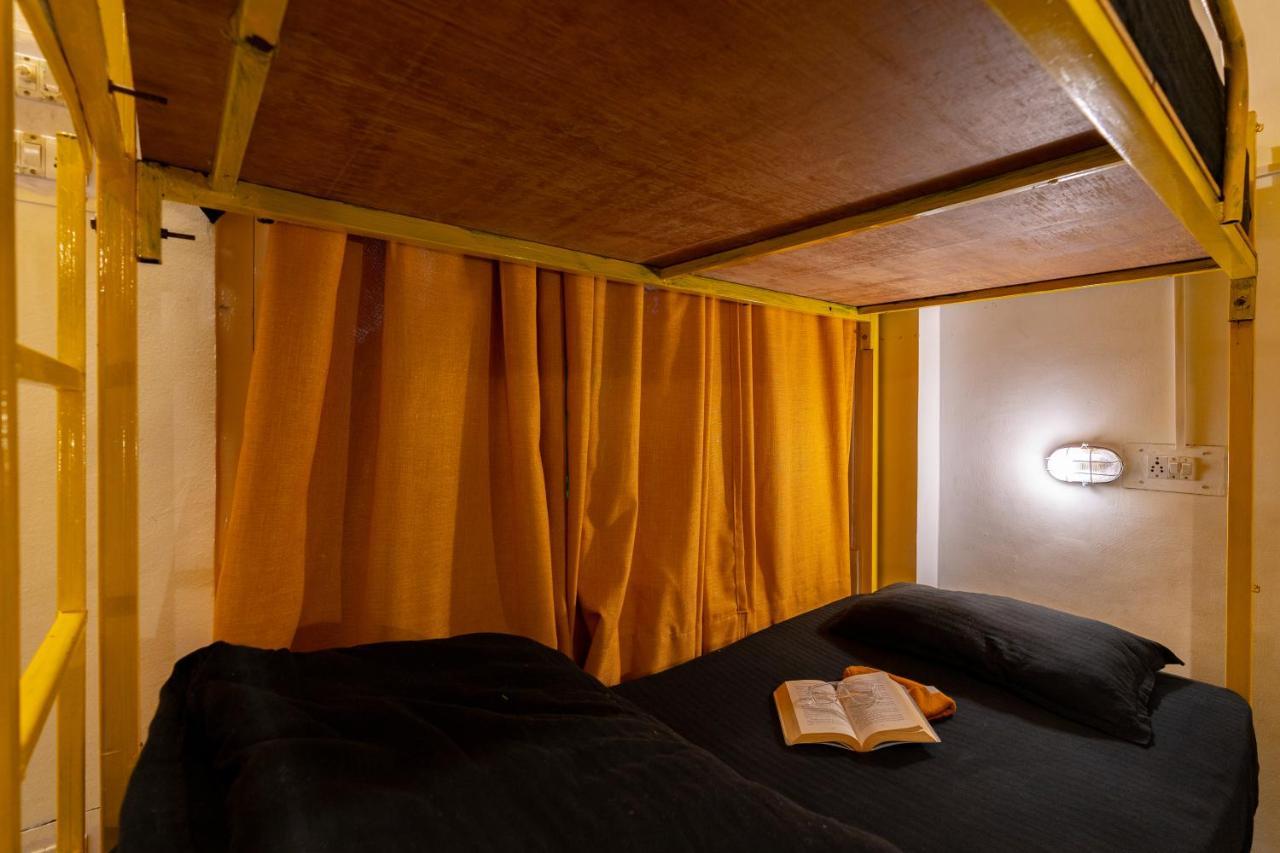 Jungle Hostel By Whoopers Касоль Екстер'єр фото